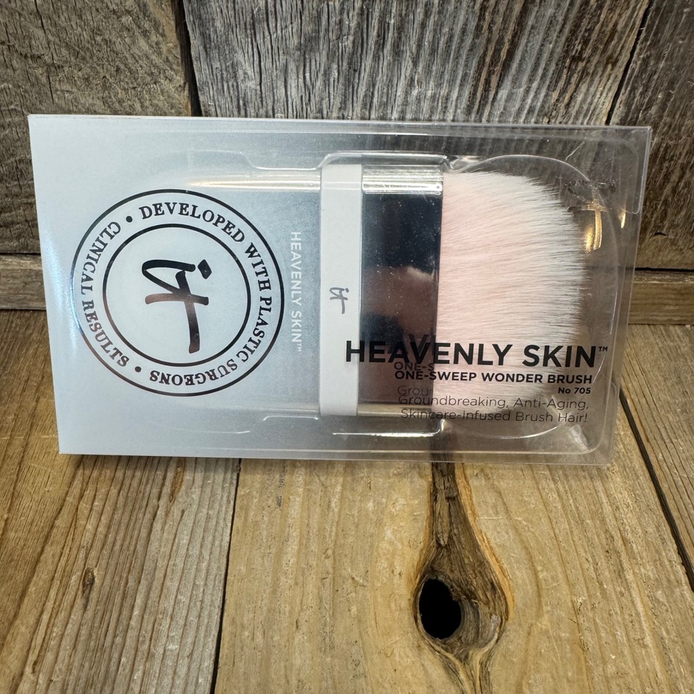 IT Cosmetics Heavenly Skin One-Sweep Wonder Brush No‎ 705 Face Makeup Brush NEW